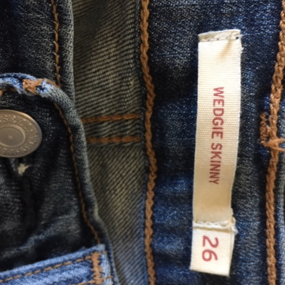 Levi's Wedgie Skinny Jean - Picture 3 of 4